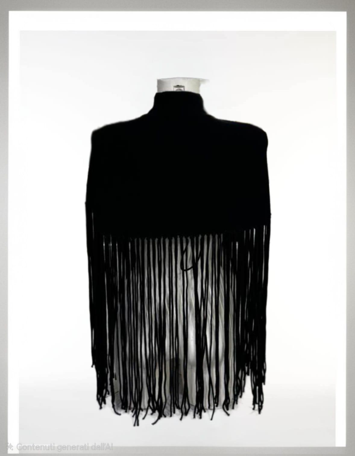 Mantella con frange nera