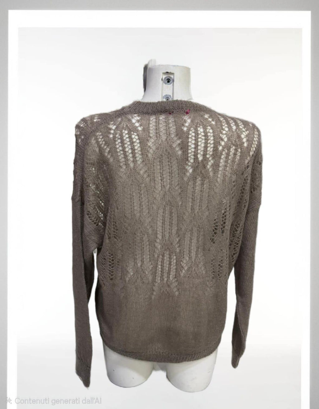 Maglia beige traforata