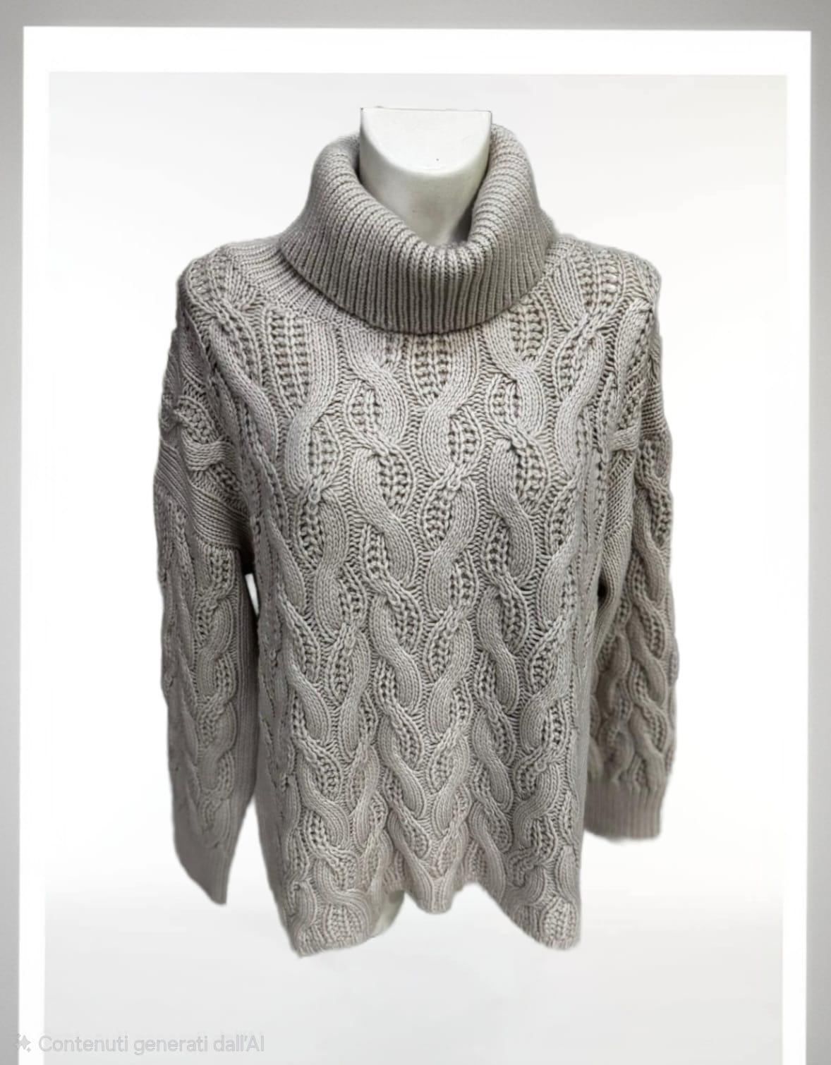 Maglia collo alto con treccia