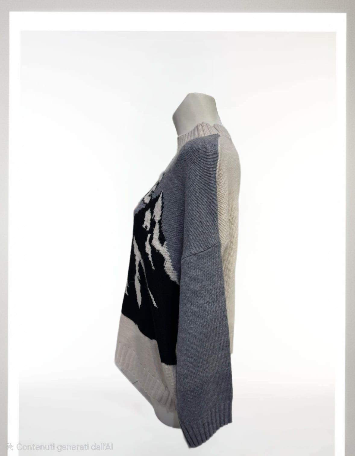 Maglia grigia e beige