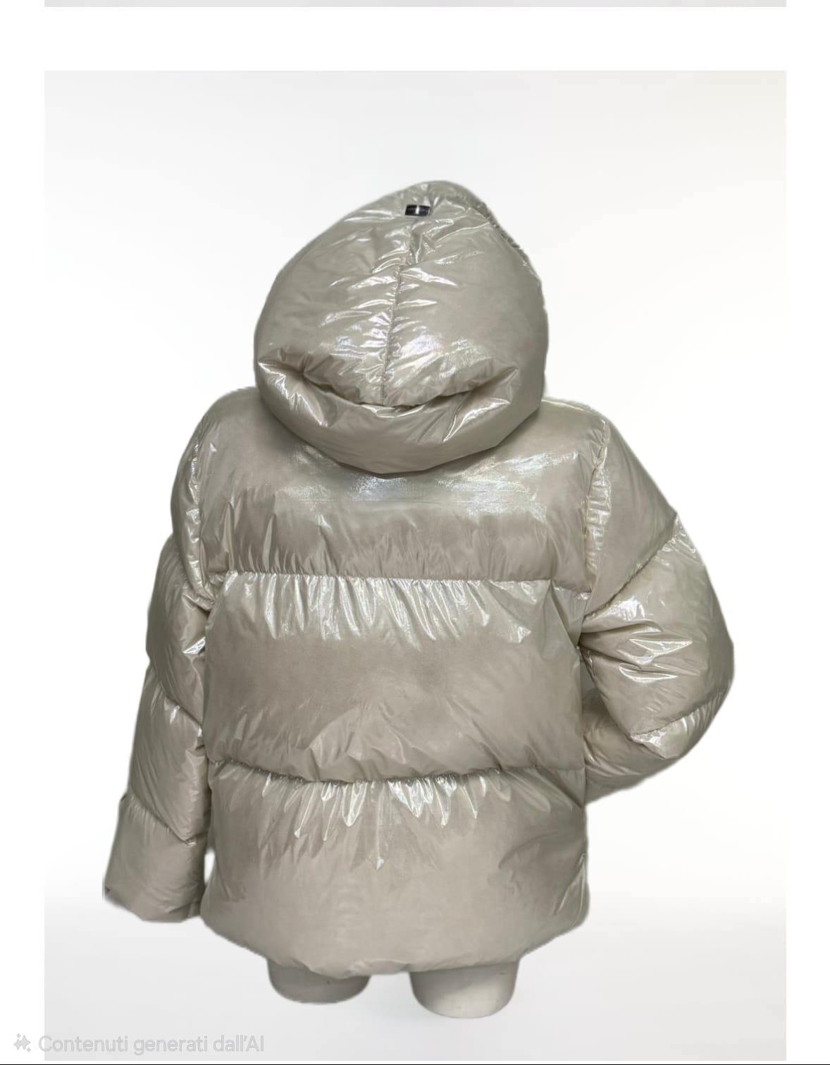 Piumino con cappuccio in piuma d'oca