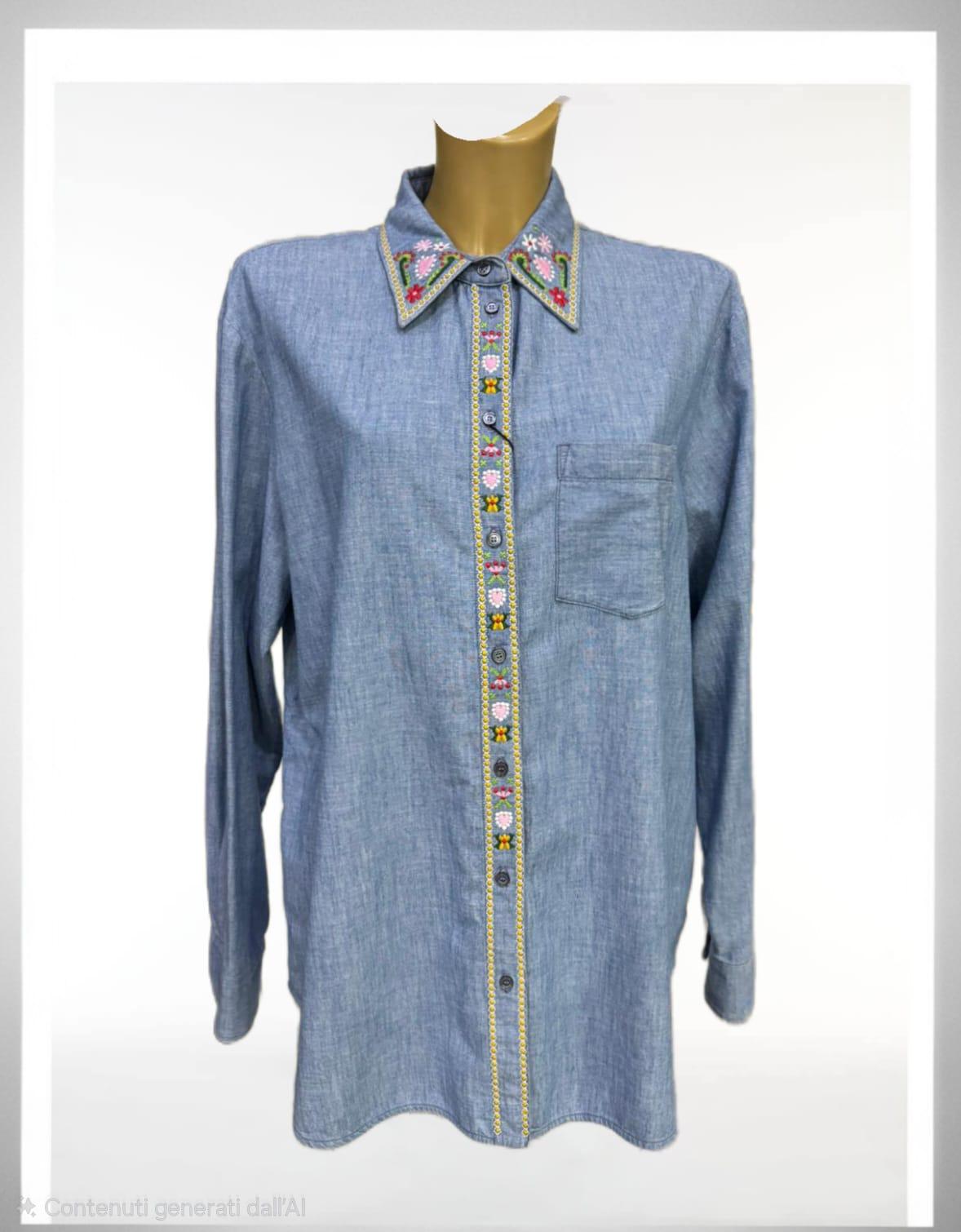 Camicia di jeans con ricamo avanti