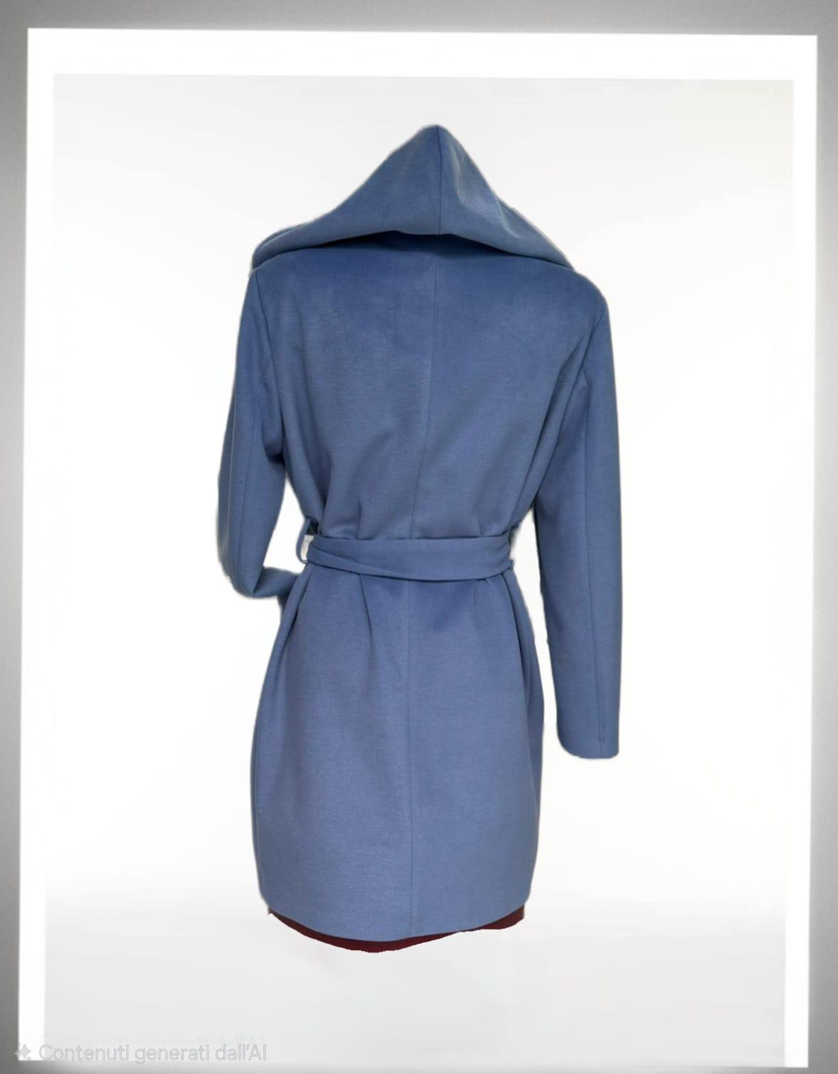 Cappotto modello vestaglia azzurro