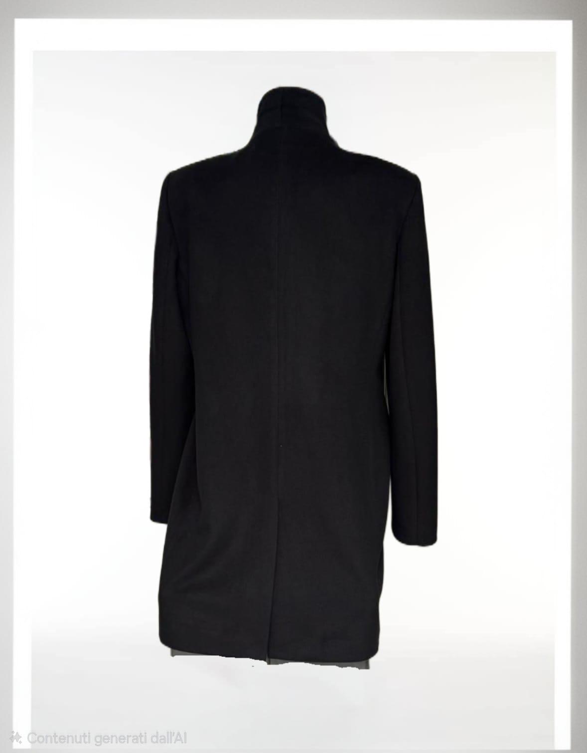 Cappotto baronetto di cannella tre quarti